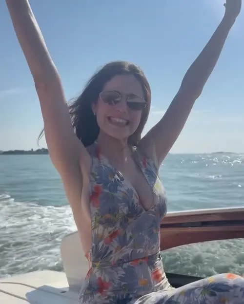Molly Gordon - Video #72521