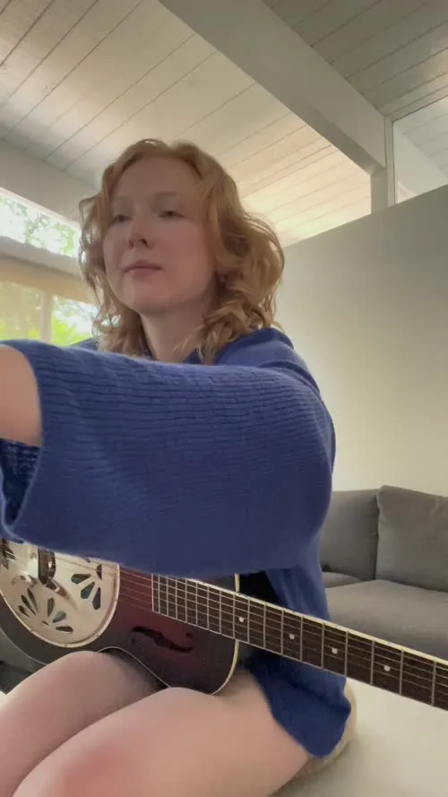 Molly Quinn - Video