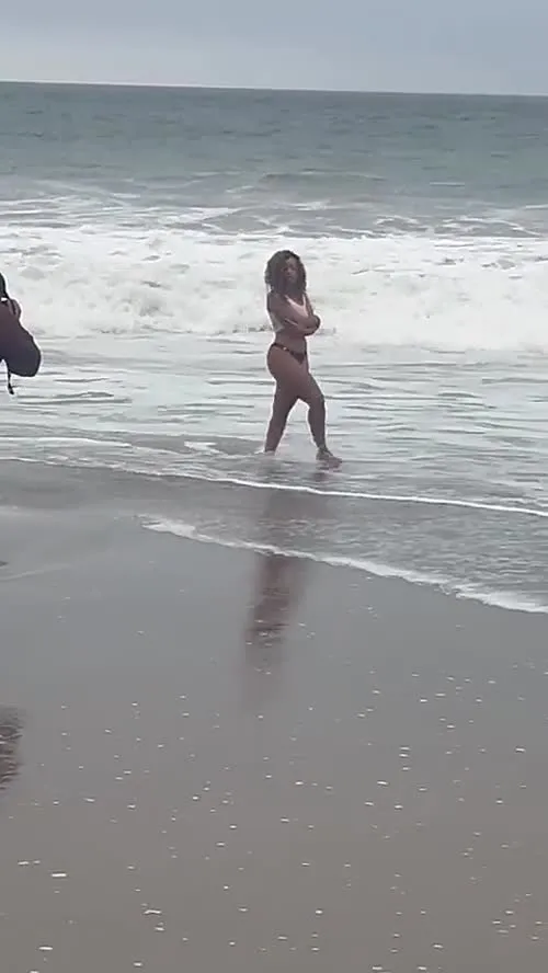Chloe Bailey - Video