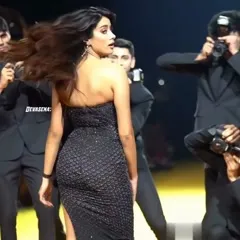 Janhvi Kapoor - Video