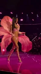 Emily Ratajkowski - Video #418420