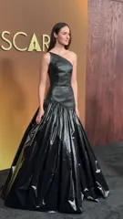 Renate Reinsve - Video