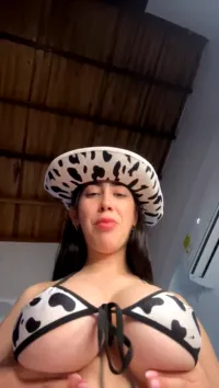 Saralia aka Gummies15 - Video