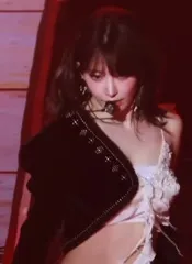 Sakura Miyawaki 宮脇 咲良 | LESSERAFIM - Video