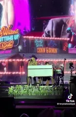 Lainey Wilson - Video