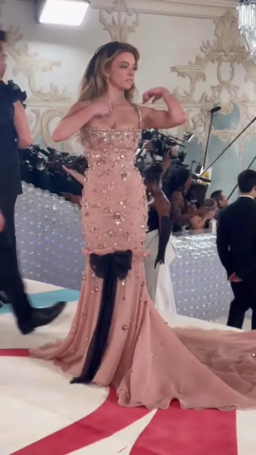 Sydney Sweeney - Video