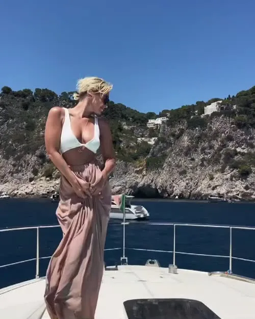 Nicky Whelan - Video #70884