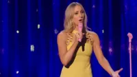 Nikki Glaser - On looking like Seth's twin and kicking her dad out of her stand-up show - Jul 19, 2022 (Seth Meyers) a