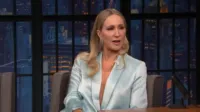 Nikki Glaser - On looking like Seth's twin and kicking her dad out of her stand-up show - Jul 19, 2022 (Seth Meyers) b