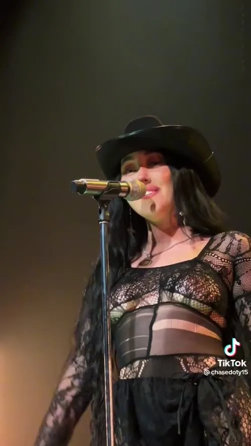 Noah Cyrus - Video