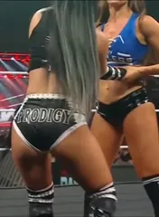 Roxanne Perez/Rok-C - WWE NXT - Video
