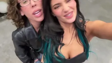 Kylie Jenner - O l d d 03x t q
