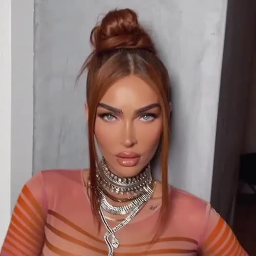Megan Fox - Om2