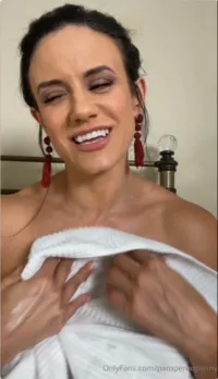 Penny Barber/Pamperedpenny - Onlyfans customs talk