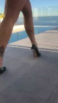Rebecca More / Rebecca Moore - Video