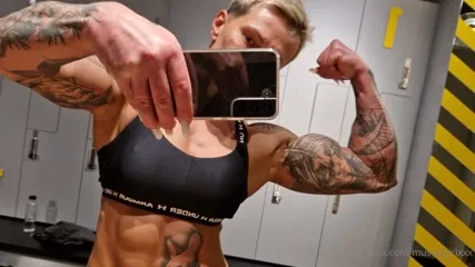 crazyxbody / musclegirlxxx - Video #411878