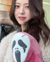 Yuna - ITZY (유나, Shin Yu Na) - Video #218735