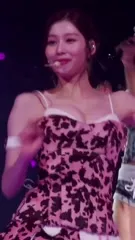 Minatozaki Sana (TWICE) - Video #186658
