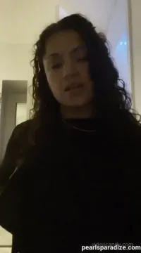 Pearl Gonzalez - Pearls Paradise - Striptease with bush