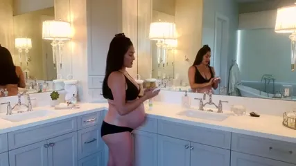 The Bella Twins: Nikki Bella & Brie Bella | Garcia Twins - Video