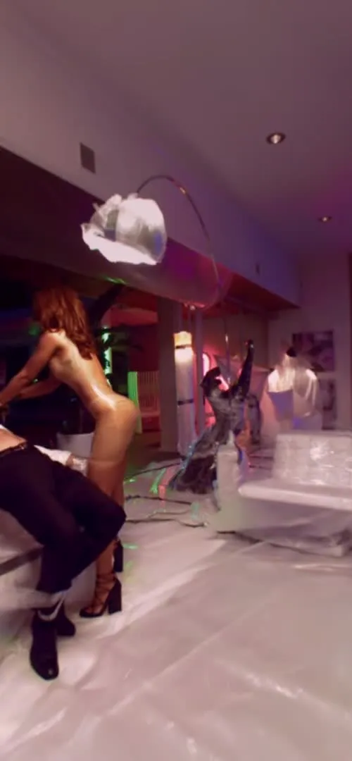 Rihanna - Video