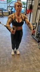 crazyxbody / musclegirlxxx - Video