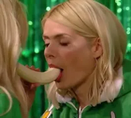 Holly Willoughby - Video