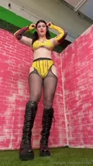Bea Priestley | Blair Davenport - Video