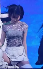 Sakura Miyawaki 宮脇 咲良 | LESSERAFIM - Video
