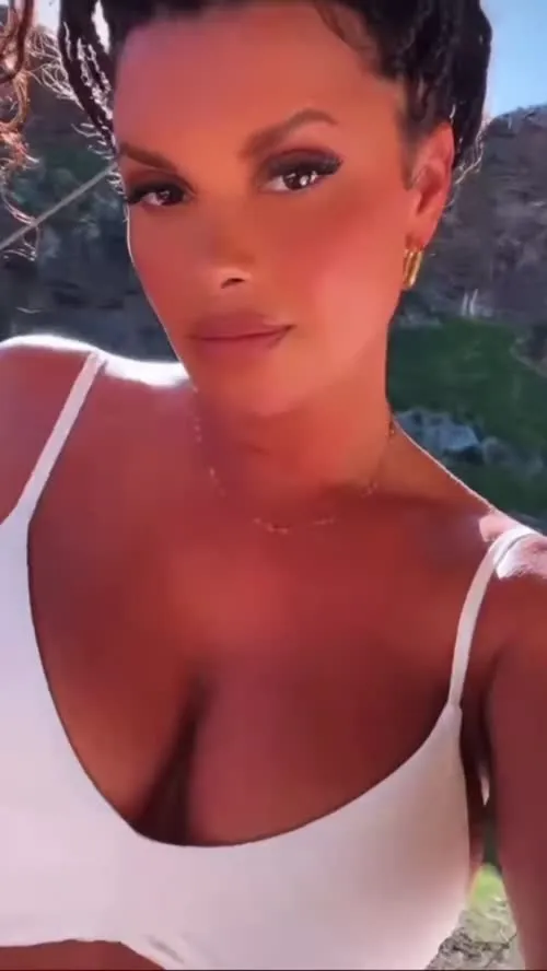 Joy Taylor - Video