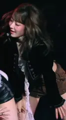 Sakura Miyawaki 宮脇 咲良 | LESSERAFIM - Video