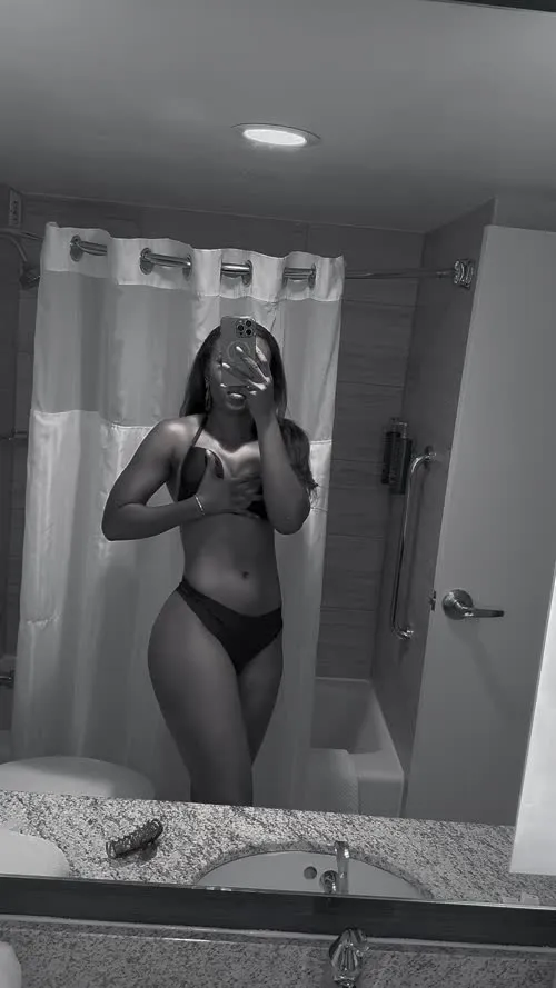 Queen Aminata / amisylle - AEW - Video