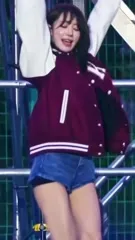 Sakura Miyawaki 宮脇 咲良 | LESSERAFIM - Video