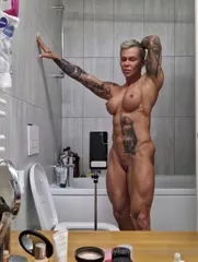 crazyxbody / musclegirlxxx - Video