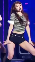 Kim Chaewon 김채원 [Le Sserafim] - Video
