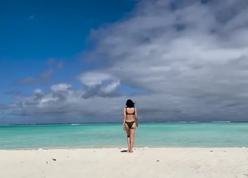 Alexandra Daddario - At the beach ig