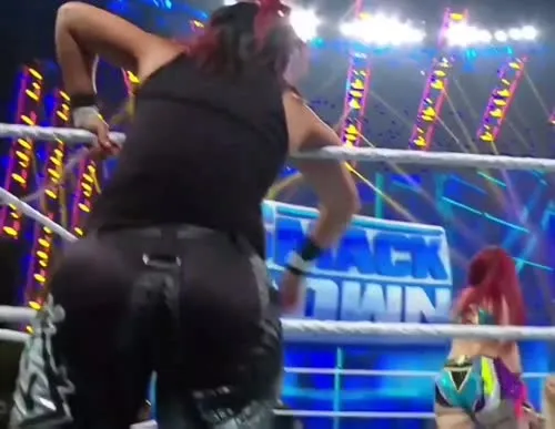 WWE Bayley / Davina Rose / Pamela Rose Martinez - Camera man gifting us a great close up of bayleys