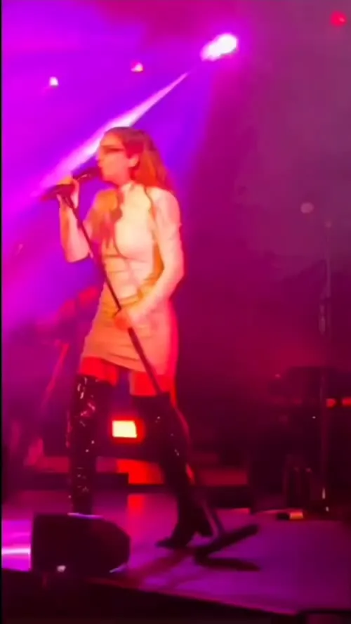 Lauren Mayberry (Singer) - From spinning to hopping rio last night
