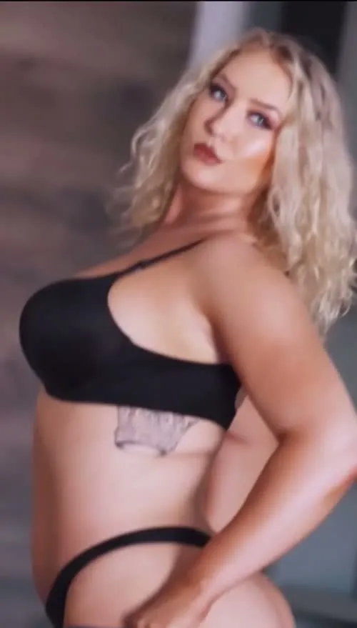 WWE Nikkita Lyons - Video