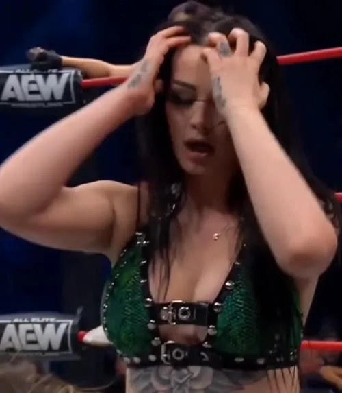 WWE's Paige / Saraya Bevis - Video