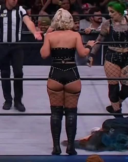 Toni Storm - Toni Storm