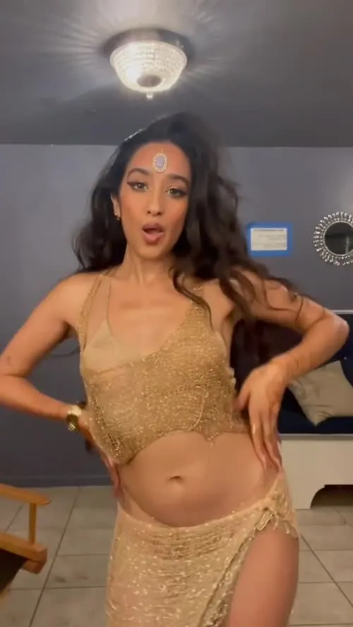 Raveena - Video