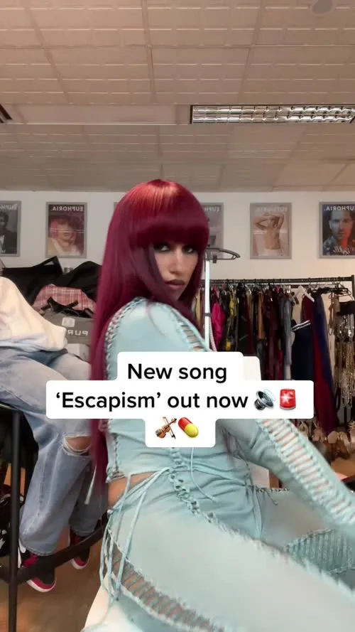 Raye - Video