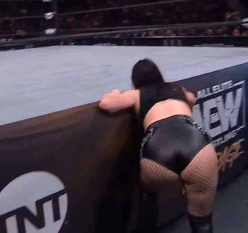 WWE's Paige / Saraya Bevis - Video