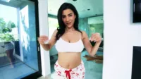 Roxiesin / roxiesinner / peachescheeks / UrArabGf - JOI boob tease (2025-03-21)