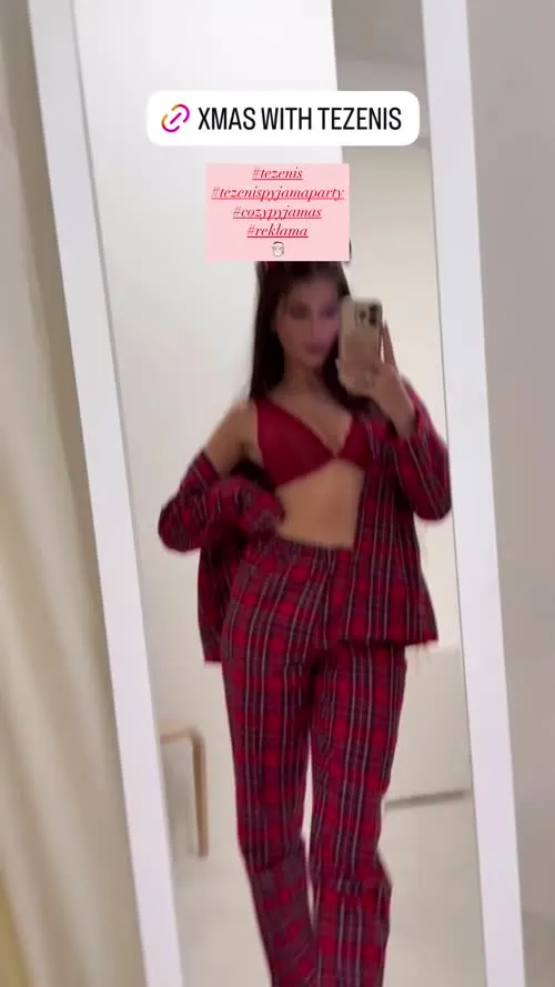 Roxie Węgiel - Video