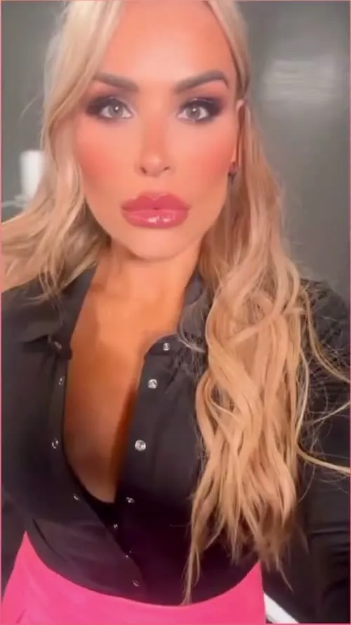 WWE Natalya Neidhart , The Boat - Video