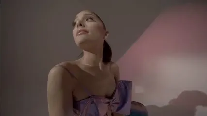 Ariana Grande - Video