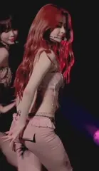 Huh Yunjin 허윤진 | LESSERAFIM - Video