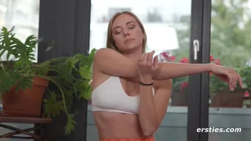 Ersties - Ryana action 1
